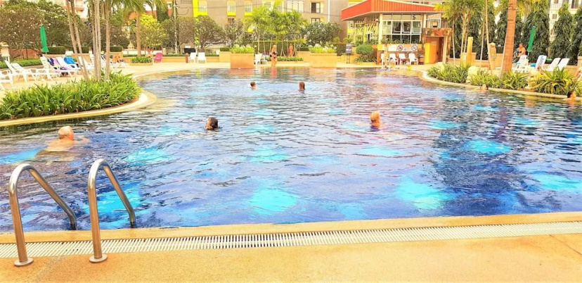 Studio Condo at Jomtien Beach — отель с удобствами в Паттайе