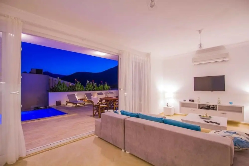 Villa Neo by Akdenizvillam — комфортный отель в Калкан