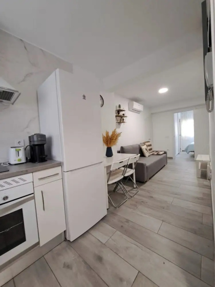 Charming Apartment up to 4 Persons 3 min to Metro — отель с удобствами в Мадриде