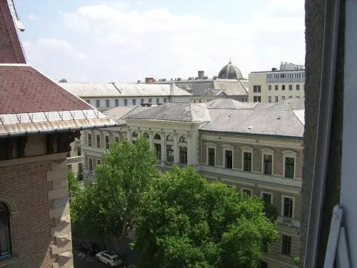 Next door Apartment — забронировать отель в Будапеште