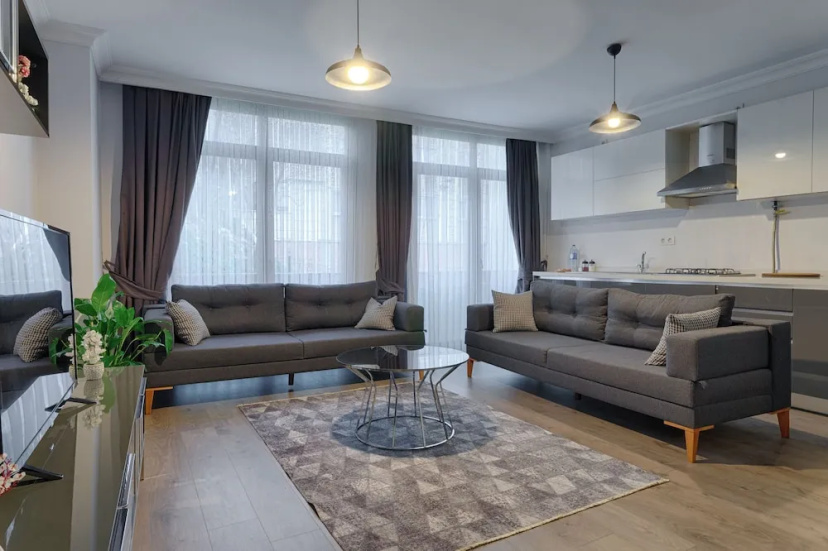 Gorgeous Central 2BR Condo w City Views — комфортный отель в Стамбуле