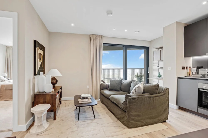 Stylish One-bedroom Apartment Close to Stratford — отель с удобствами в Лондоне