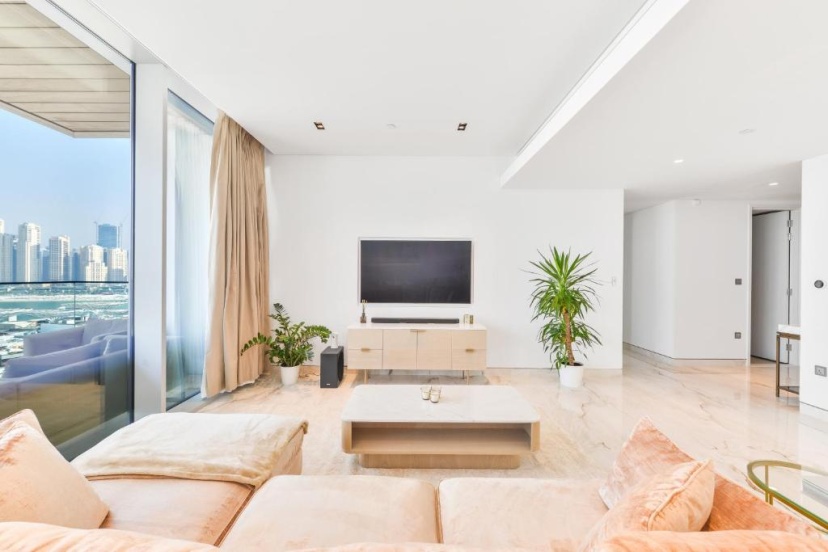 Contemporary & spacious 2 BR in Bluewaters Island — отель с удобствами в Дубае