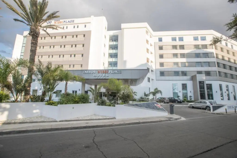 Vassos Nissi Plage Hotel & Spa — забронировать отель в Айя-Напа