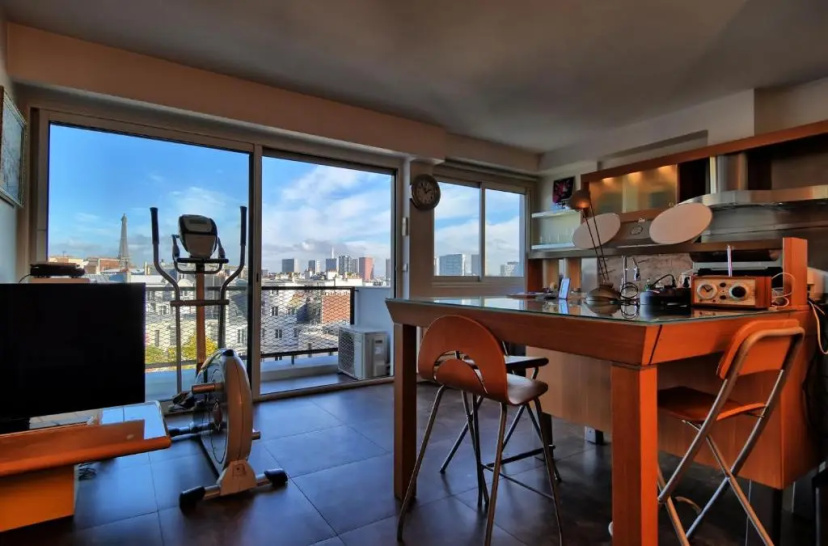 Renovated eiffel tower studio — отель с удобным расположением в Париже