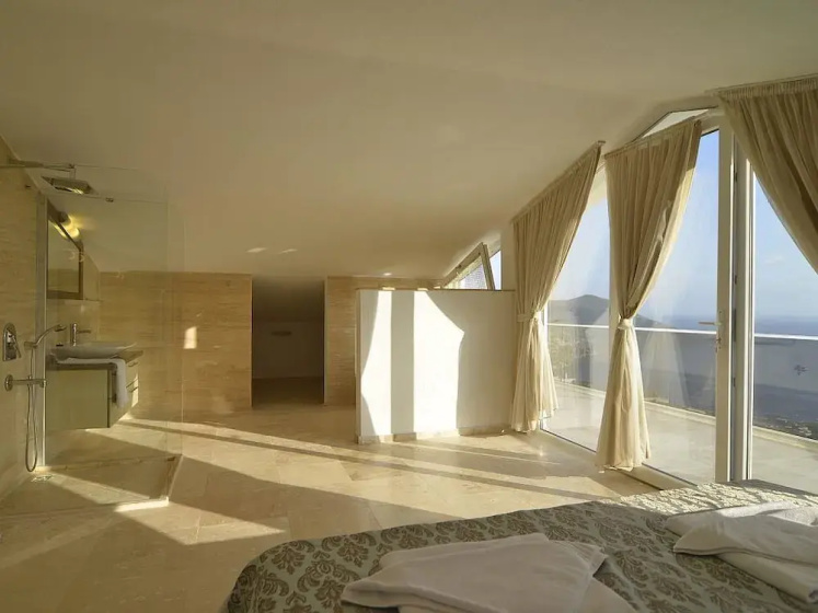 Villa Falcon Exclusive by Akdenizvillam — отель с удобным расположением в Калкан