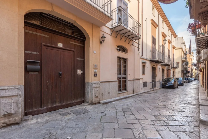 Casa Sant Agata con Terrazza by Wonderful Italy — комфортный отель в Палермо
