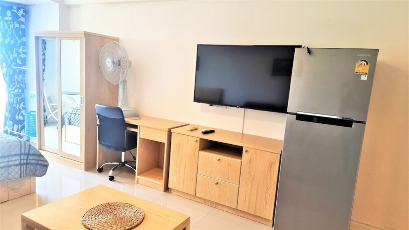 Lovely sea View Studio Jomtien Beach — отель с удобствами в Паттайе
