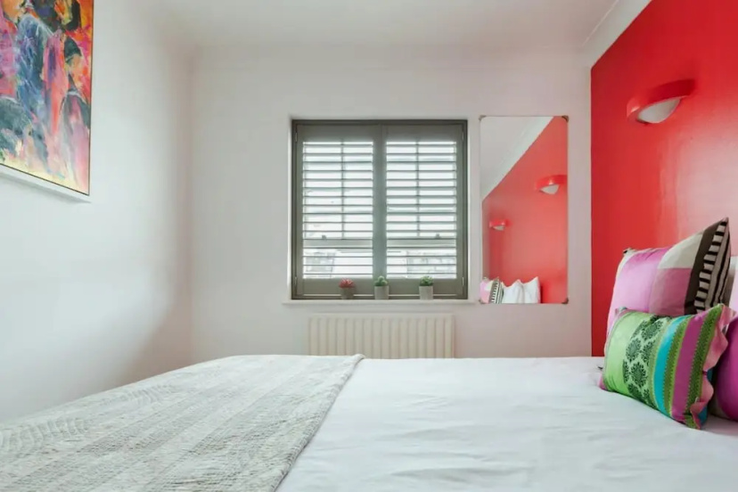 Stylish Apartment With Private Rooftop in Covent Garden — забронировать отель в Лондоне