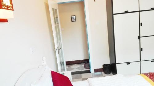 Цены на Xiajiao Metro Apartment в Гуанчжоу