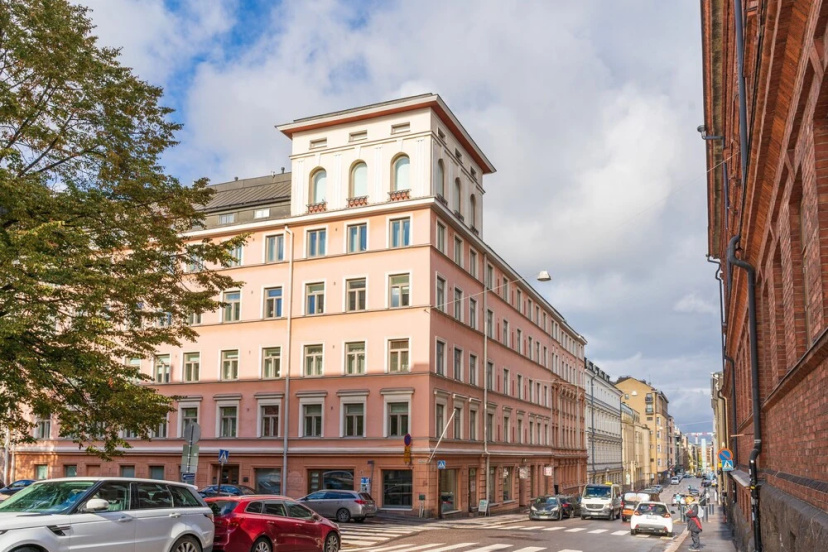 Spacious apartment with sauna & balcony — отзывы гостей и цены