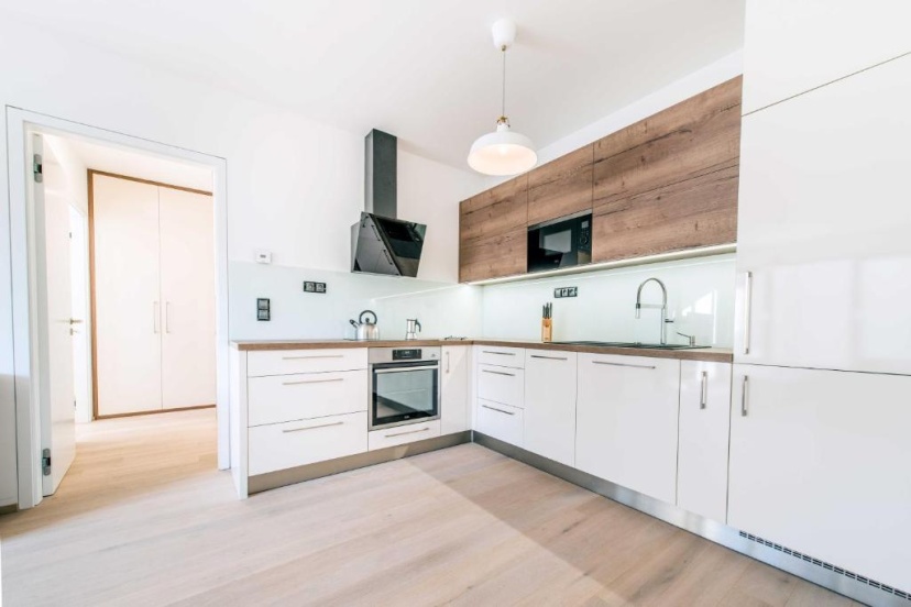 Quiet & new apartment near city center with garage — отель в Праге, Чешская Республика