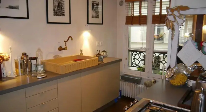Apartment for 5 in Grands Boulevards and Opera Area — отель с удобным расположением в Париже