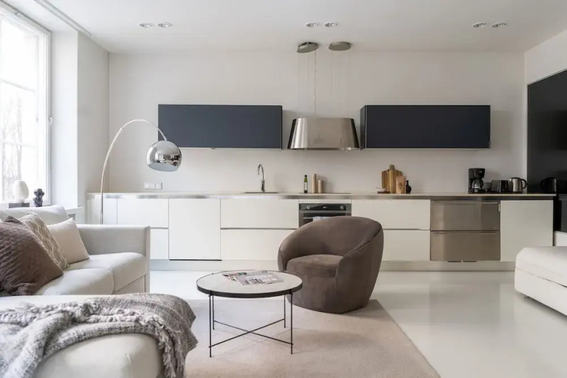 Spacious central apartment with sauna — отель с удобным расположением в Хельсинки