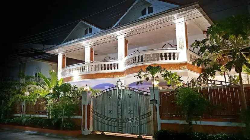 Цены на JOOPLAND Luxury Pool Villa Pattaya Walking Street 6 Bedrooms в Паттайе
