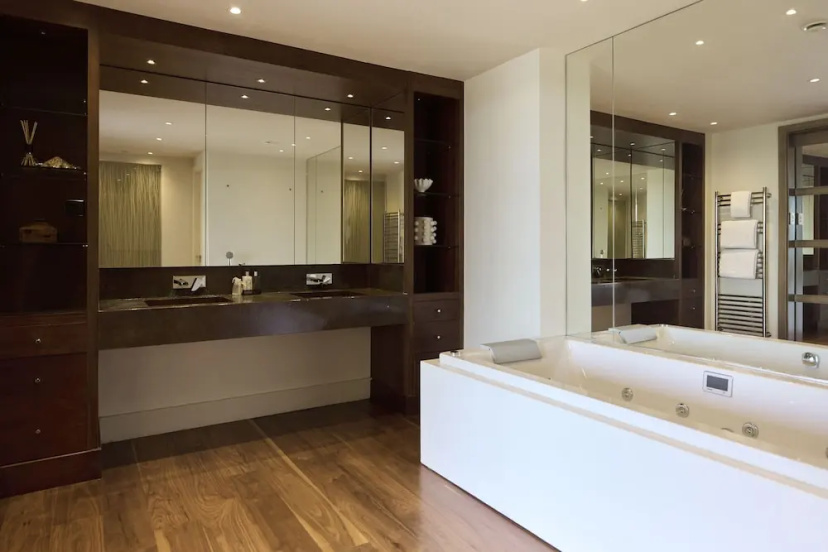 Battersea Riverside Luxury Apartment — забронировать отель в Лондоне