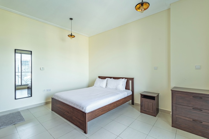 SuperHost - Chic Downtown Living 1BR in Dubai's South Ridge 5 — комфортный отель в Дубае
