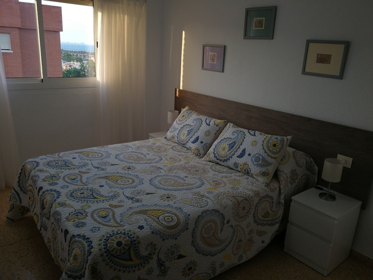 Apartamento con vista al mar en playa Malvarrosa — комфортный отель в Валенсии