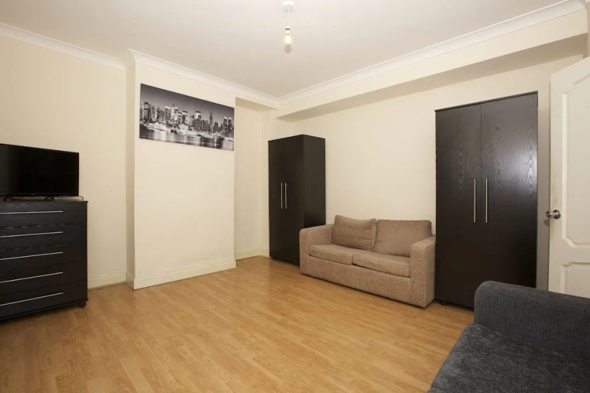 Colebert Avenue Apartment — отзывы гостей и цены