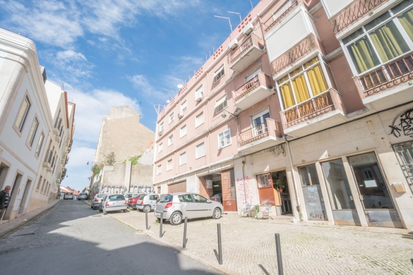ShortStayFlat Intendente Apartments — отель с удобным расположением в Лиссабоне