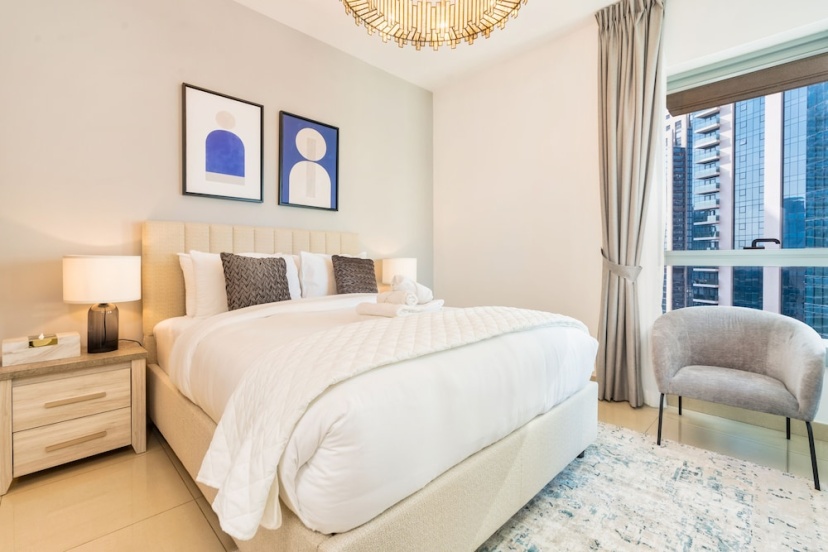 Luxury Burj Khalifa & Fountain View Apt Downtown — комфортный отель в Дубае