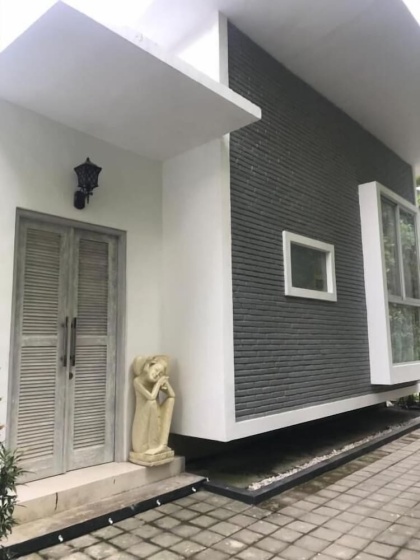 A Villa Ubud Bali by UHM — отель с удобствами в Убуде