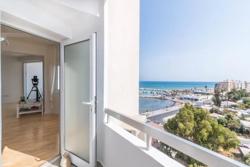 Limanaki Beach Aparment — комфортный отель в Ларнака
