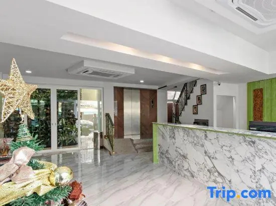 Royale 8 Ville Guest House — комфортный отель в Бангкоке