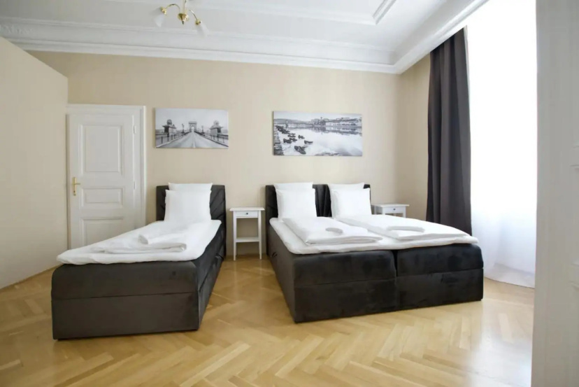Premium Apartment by Hi5 - Ferenciek tere - 3 BDR — отель в Будапеште, Венгрия