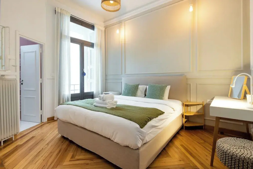 Meadows - Luxury 3-Bedroom Apt in Athens — отель в Афины, Греция