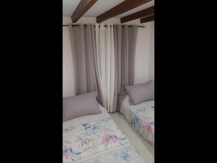Stunning Loft Apartment Air Conditioning, Impressive Modern Conversion — отель с удобствами в Аликанте
