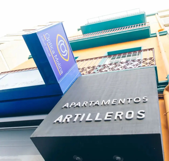 Apartamentos Artilleros — отель с удобствами в Аликанте