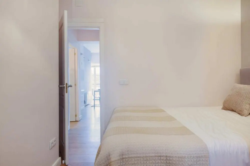 Charming Bright Apartment in Lisbon — отзывы гостей и цены