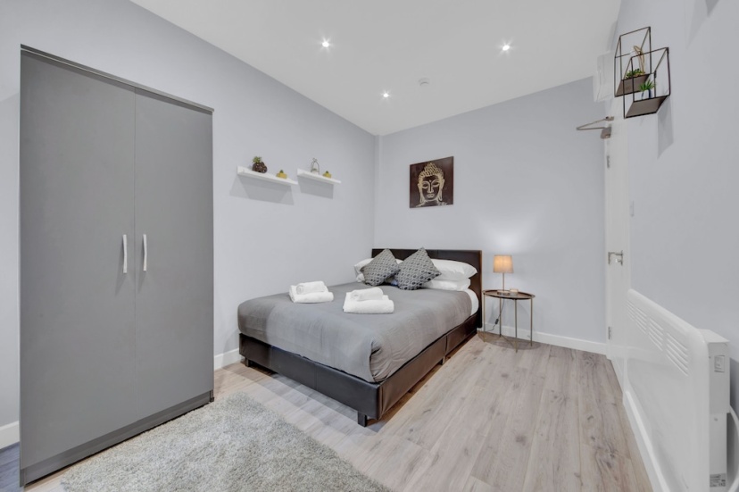 Serviced Ensuite Room In West Drayton London UB7 — отель с удобным расположением в Лондоне