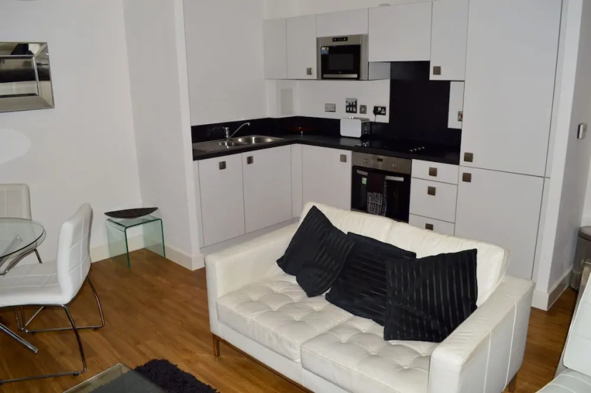 Charming Apartment by the Thames — отель с удобствами в Лондоне
