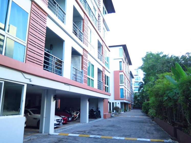 Цены на 6-39 - 2 Bdr Condo With Balcony and Shared Pool в Патонг