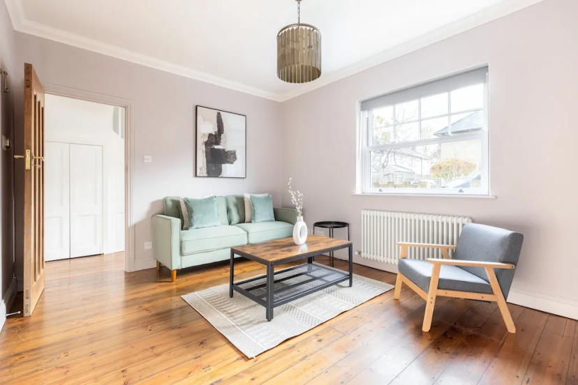 Spacious 3 Bed Flat Putney — отель с удобным расположением в Лондоне