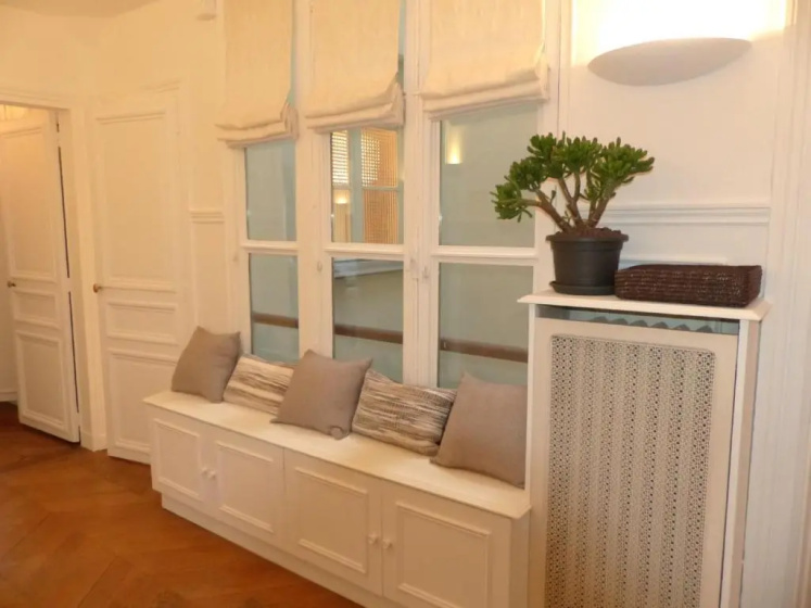 Marvellous Sunbathed 3BR at the heart of Paris — отель с удобствами в Париже