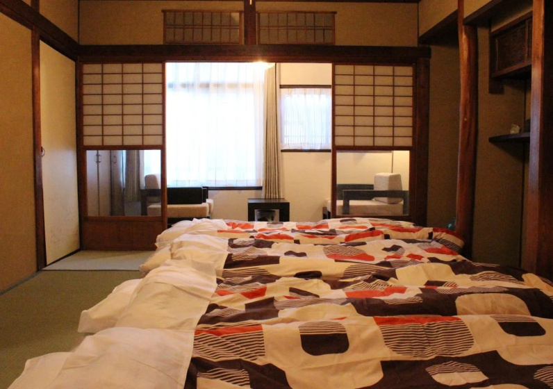 Guesthouse Higashiyama Jao — отель с удобствами в Киото
