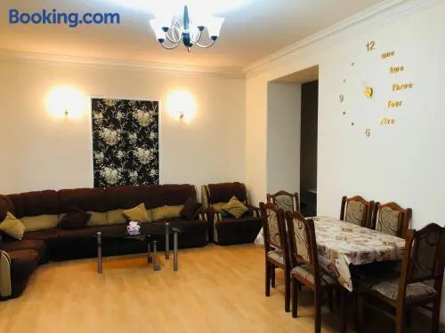 Classic Apartment on Kievyan — забронировать отель в Ереван
