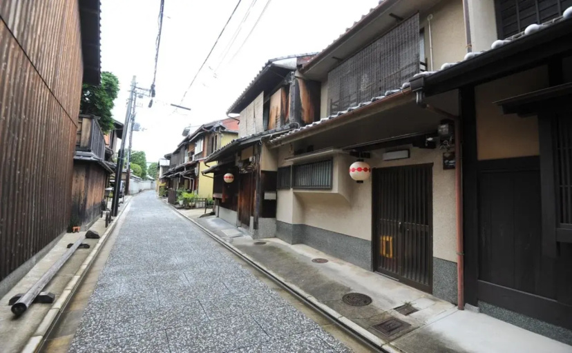 JAPANING HOTEL Kamishichiken — отель с удобствами в Киото