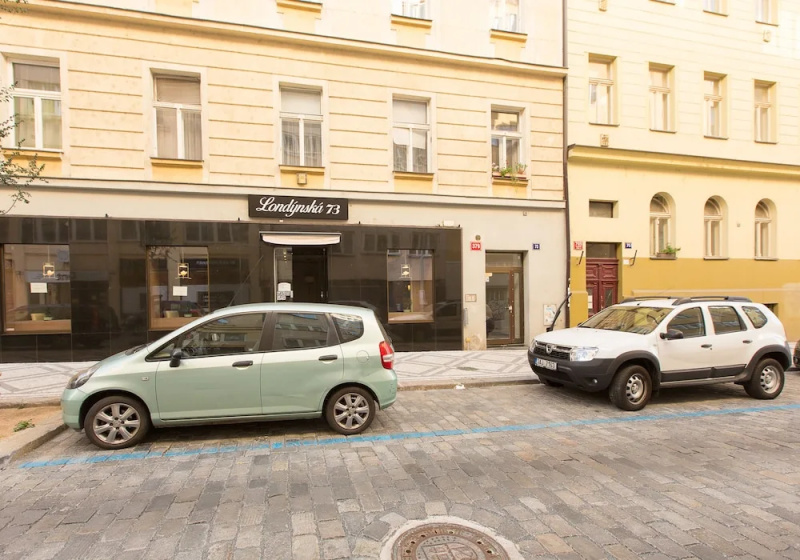 Цены на Premier Apartment near Museum в Праге