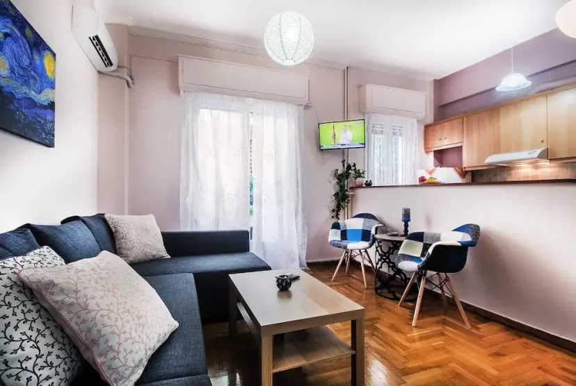 Цены на Elegant and renovated flat in Dafni в Афины