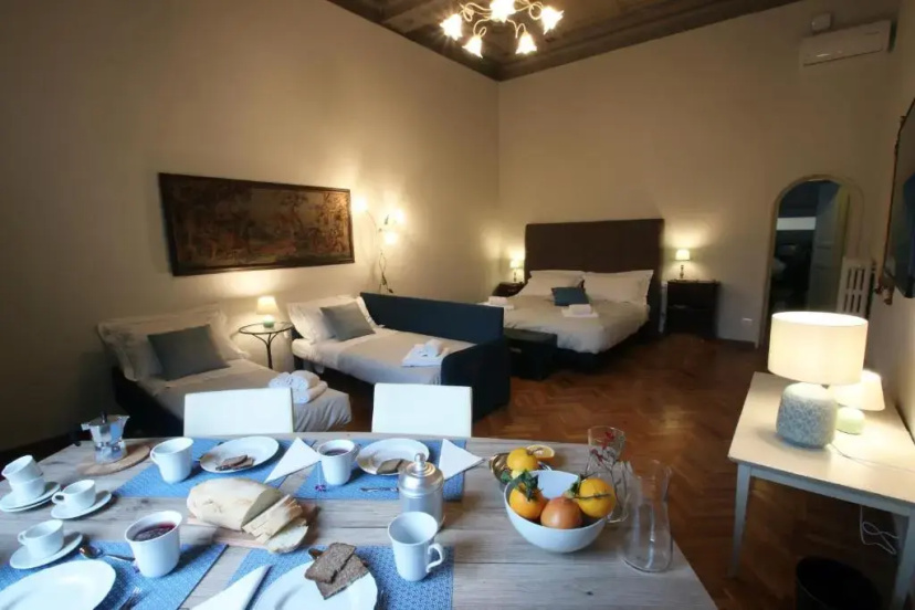 Corsini Tintori Guest House — комфортный отель в Флоренции