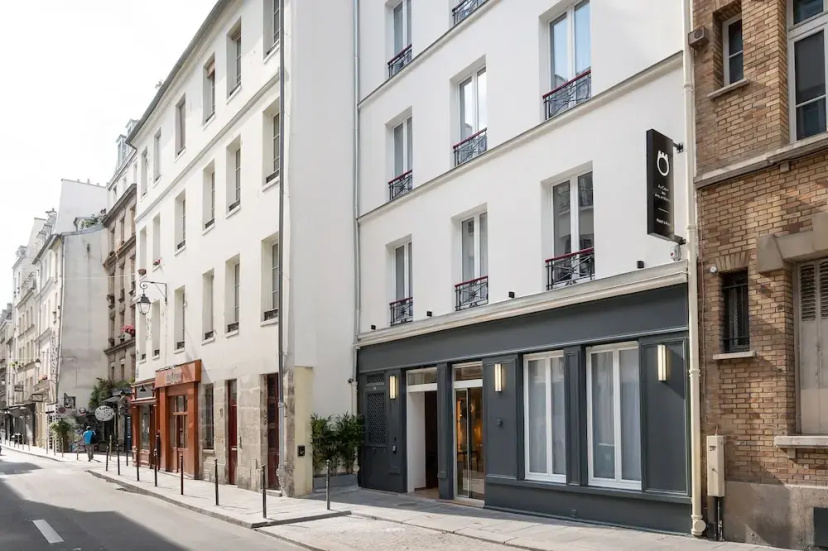 Private Apartment and Terrace Le Marais — забронировать отель в Париже