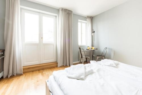 Sunny Riverside Apartments — отель с удобным расположением в Праге