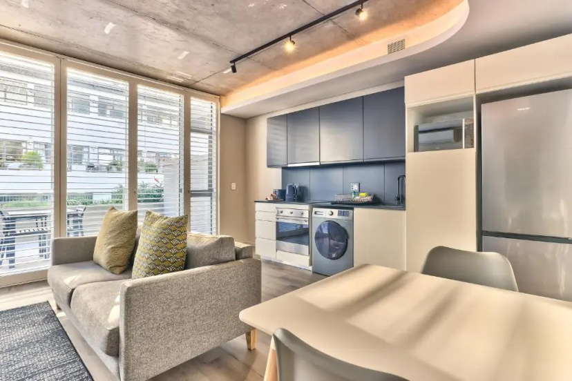 One Bedroom With Balcony and City Views — отзывы гостей и цены