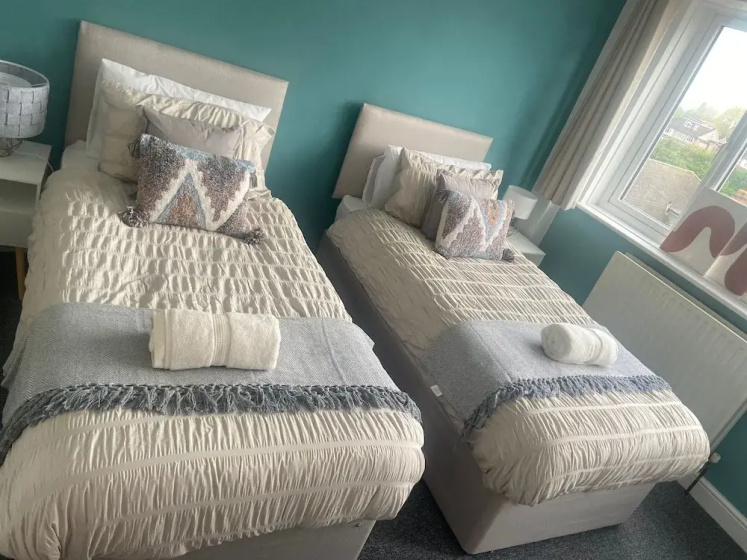 Stunning 2-bed Apartment in Twickenham — отель с удобным расположением в Лондоне