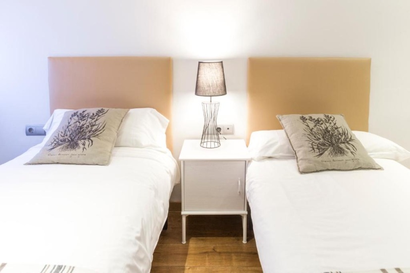 Autèntic Arc de Triomf Apartment — забронировать отель в Барселоне