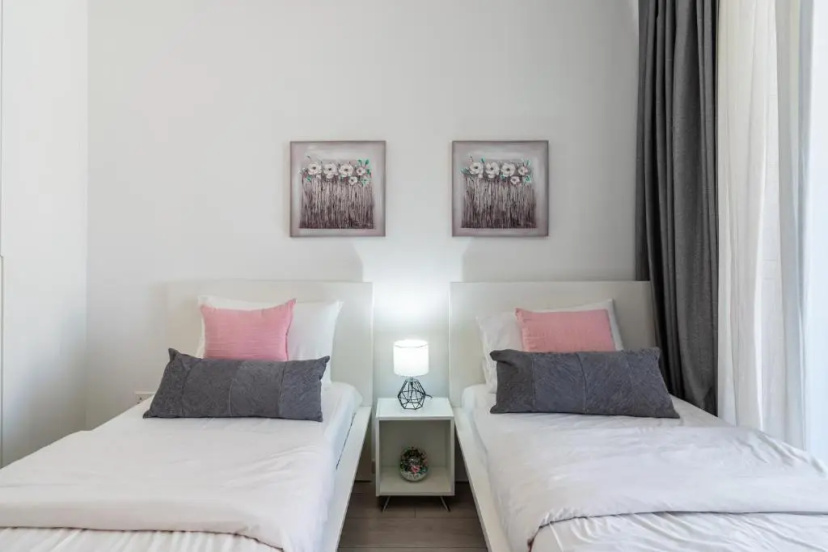 Aziza 1- Bedroom Apartment in Larnaca — отель с удобным расположением в Ларнака